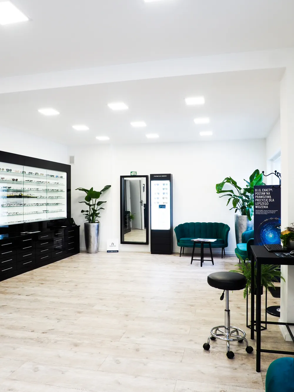 Wnętrze salonu optycznego Opti Atelier w Zgorzelcu